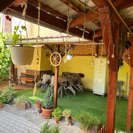 Vila Arjana Orşova Exterior foto