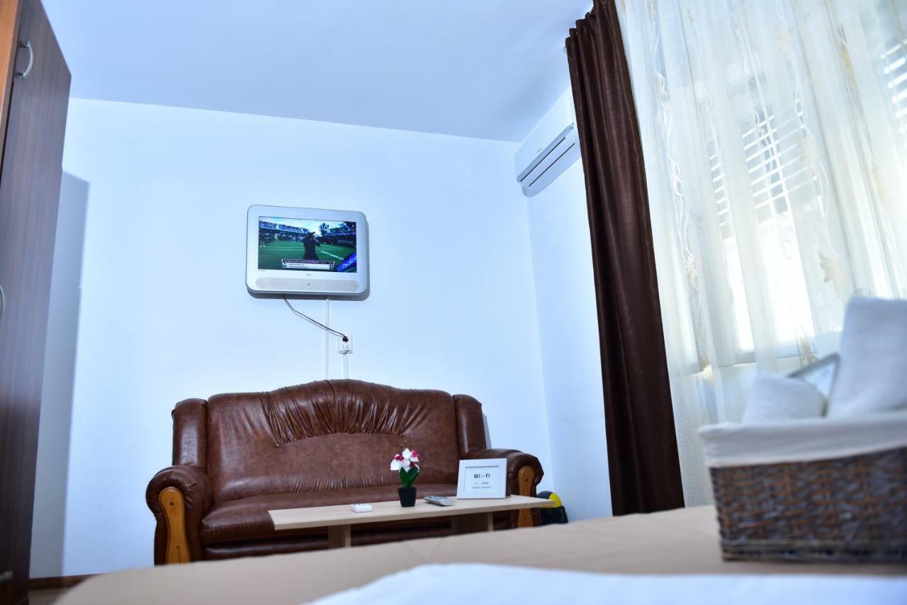 Vila Arjana Orşova Exterior foto