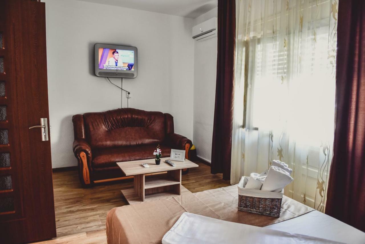 Vila Arjana Orşova Exterior foto